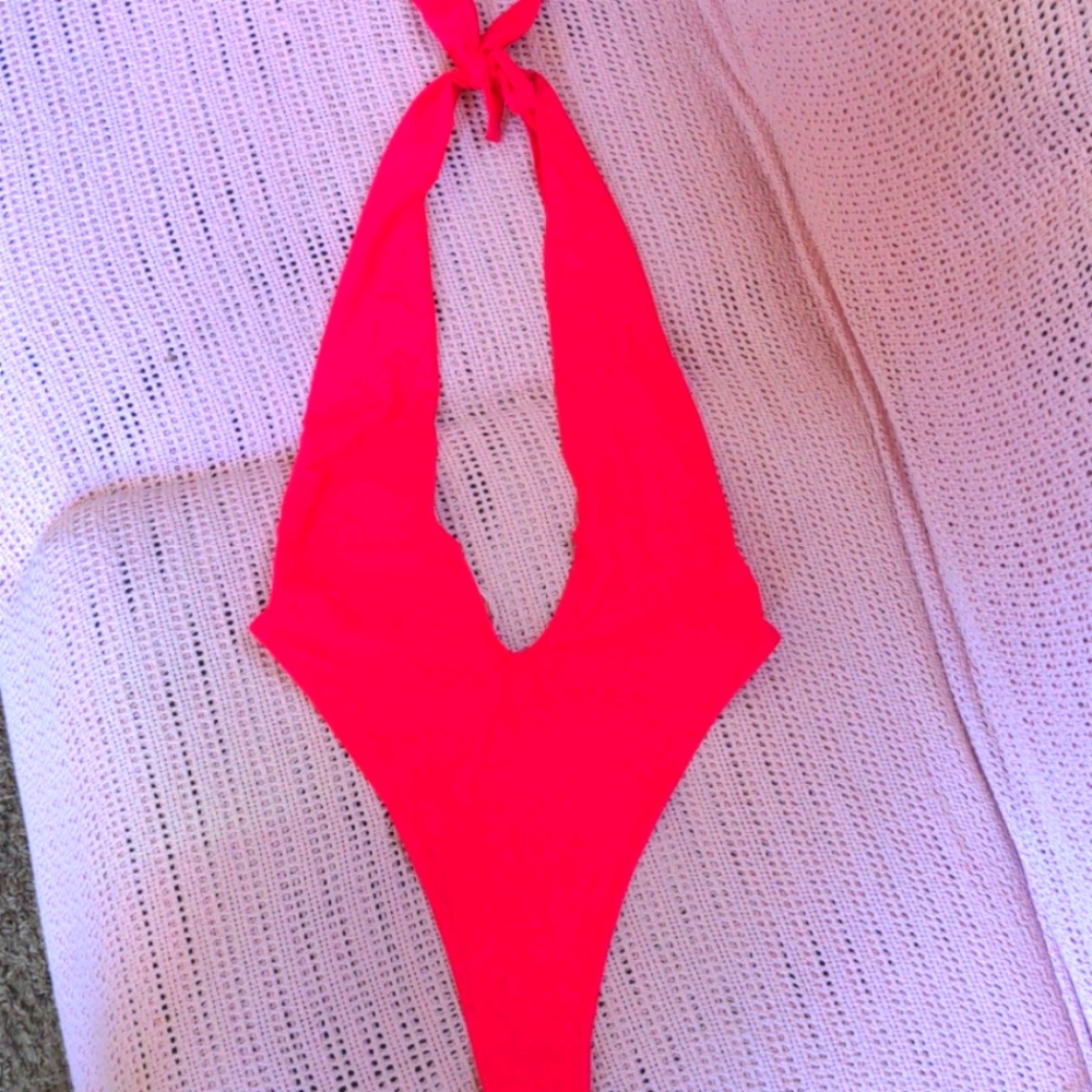 One piece suit